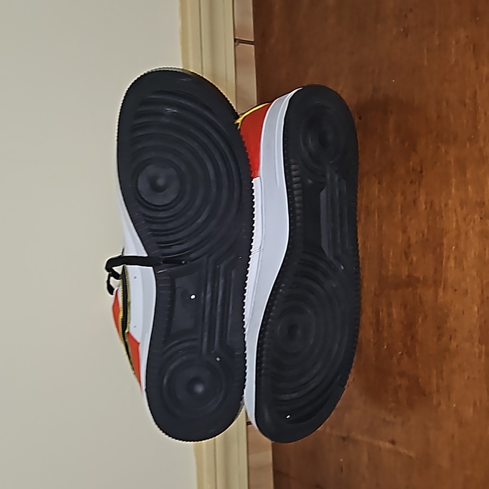 Sneakers - Picture 3 of 3